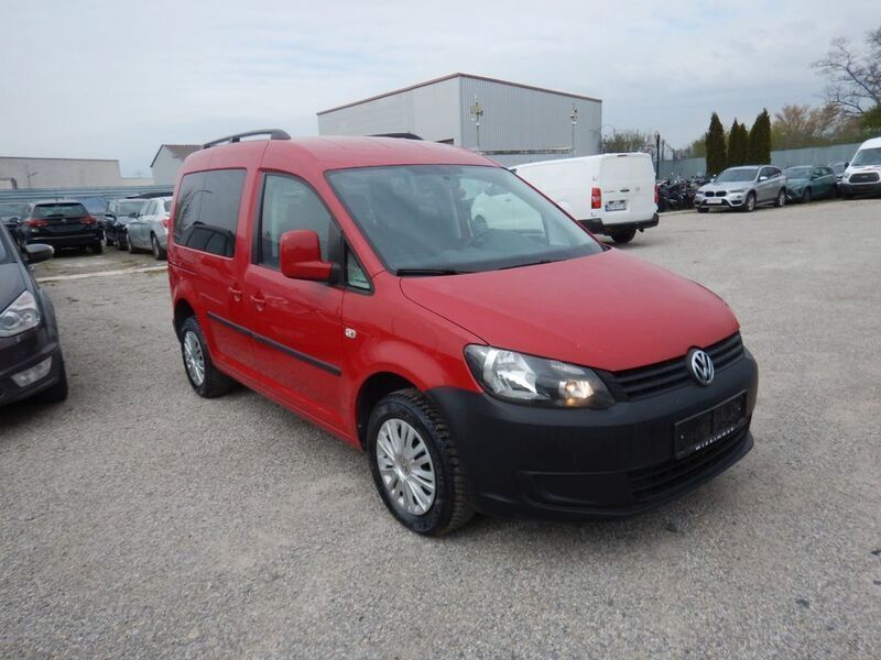 Gebraucht VW Caddy Trendline 86 PS (63 kW) 2014 Rot Van / Kleinbus