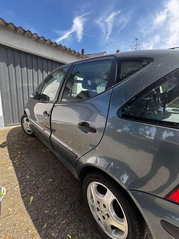 Blau Gebraucht 2004 Mercedes A140 Classic Limousine | 1.300 € (Guter Preis) - Bild 1/4