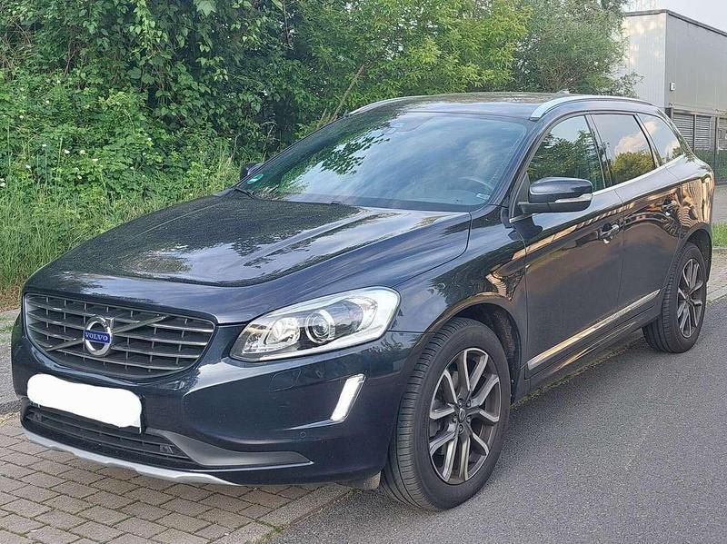 Blau Gebraucht 2017 Volvo XC60 Summum SUV | 17.800 € (Superpreis) - Bild 1/4
