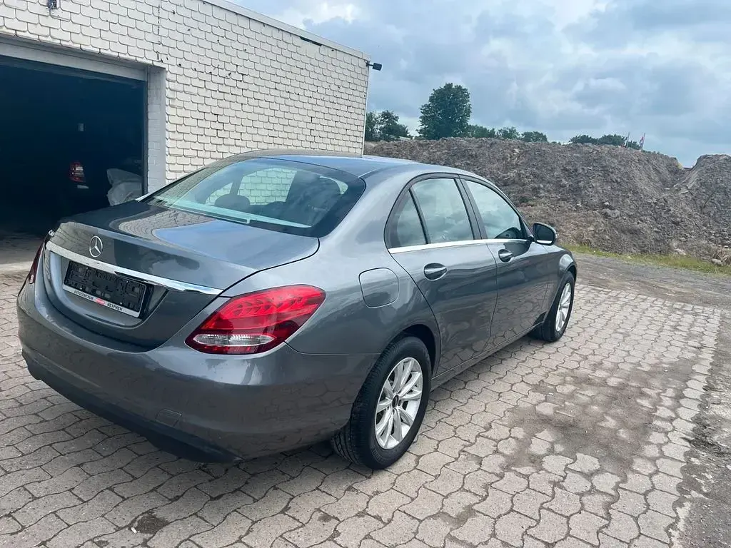 Gebraucht Mercedes C200 184 PS (135 kW) 2017 Grau Limousine