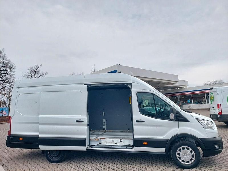Gebraucht Ford Transit Trend 131 PS (96 kW) 2021 Weiß Van / Kleinbus