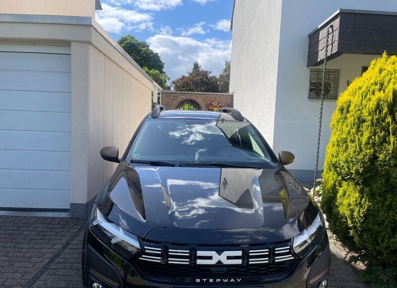 Schwarz Gebraucht 2024 Dacia Sandero Extreme Kleinwagen | 18.990 € (Guter Preis) - Bild 1/4