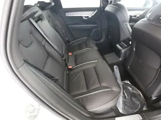Second-hand Volvo V90 Ultra 310 CP (228 kW) 2025 Alb Break