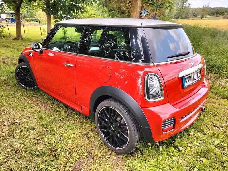 Second-hand Mini John Cooper Works 122 CP (89 kW) 2012 Roșu Hatchback