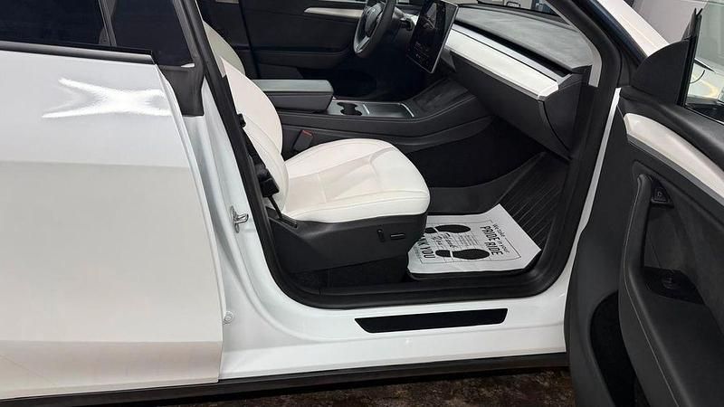 Gebraucht Tesla Model Y Performance 392 kW (534 PS) 2023 Weiß SUV