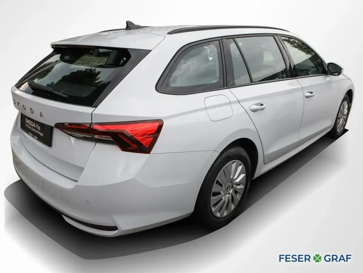 Gebraucht Skoda Octavia Essence 116 PS (85 kW) 2025 Moon weiss perleffekt Kombi