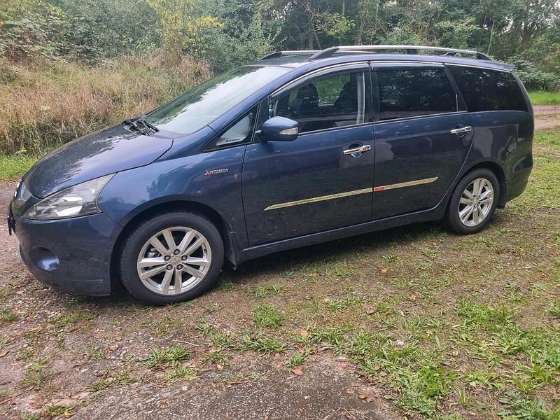 Blau Gebraucht 2005 Mitsubishi Grandis Van / Kleinbus | 2.450 € (Fairer Preis) - Bild 1/4