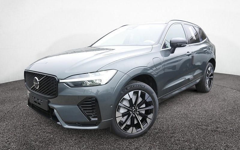 Neu Volvo XC60 Plus 350 PS (257 kW) 2025 Grün SUV