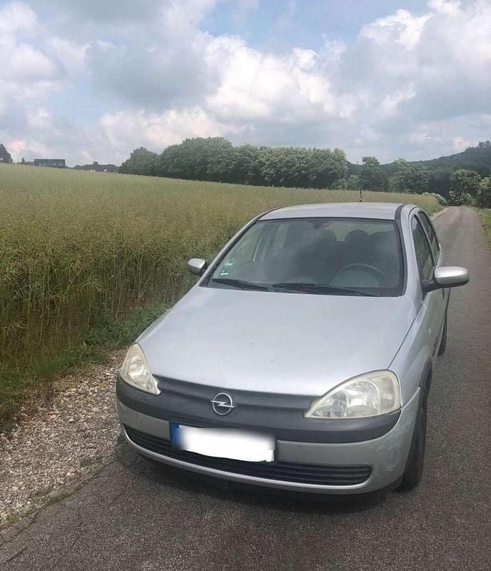 Silber Gebraucht 2001 Opel Corsa Comfort Limousine | 750 € (Guter Preis) - Bild 1/4