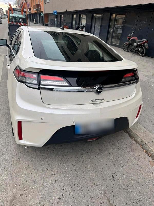 Gebraucht Opel Ampera 150 PS (110 kW) 2012 Weiß Kleinwagen