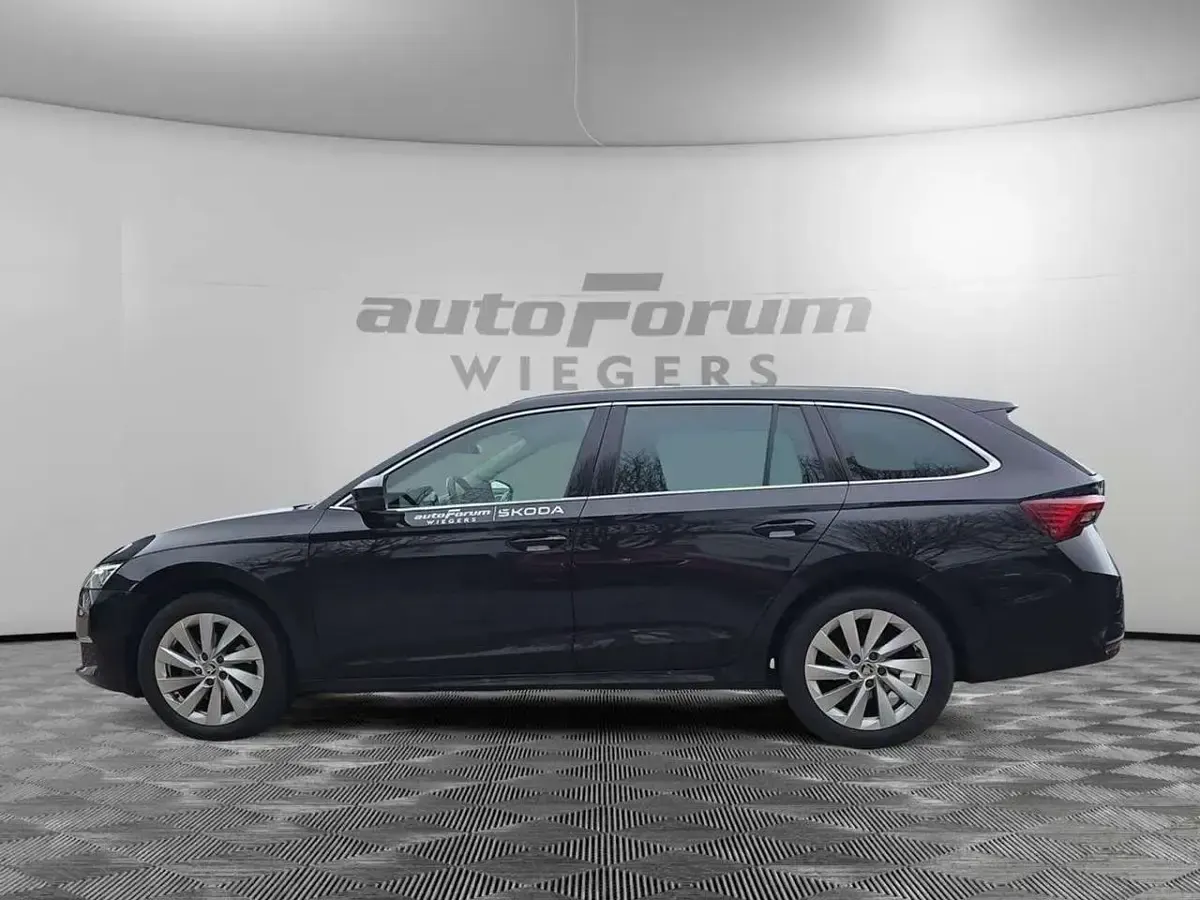 Gebraucht Skoda Octavia Exclusive 150 PS (110 kW) 2024 Blackmagic perleffekt Kombi