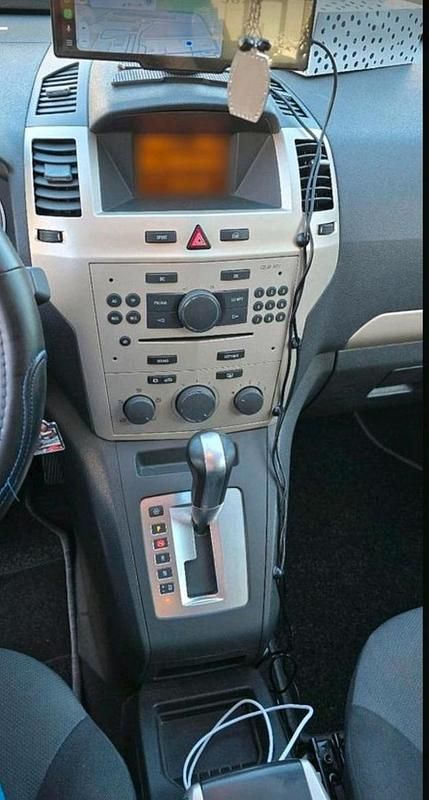 Gebraucht Opel Zafira 150 PS (110 kW) 2008 Silber Van / Kleinbus