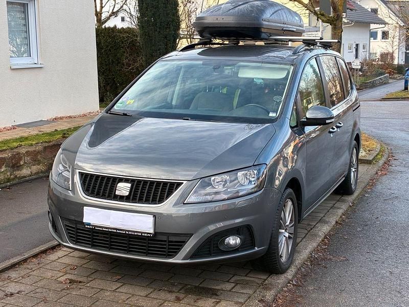 Grau Gebraucht 2014 Seat Alhambra 4You Van / Kleinbus | 16.480 € (Teuer) - Bild 1/4