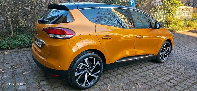 Gebraucht Renault Scénic IV Bose Edition 160 PS (117 kW) 2017 Gold Van / Kleinbus