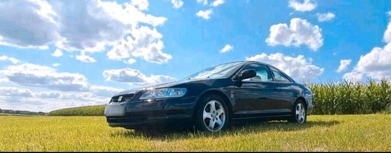 Second-hand Honda Civic 200 CP (147 kW) 2000 Negru Coupe