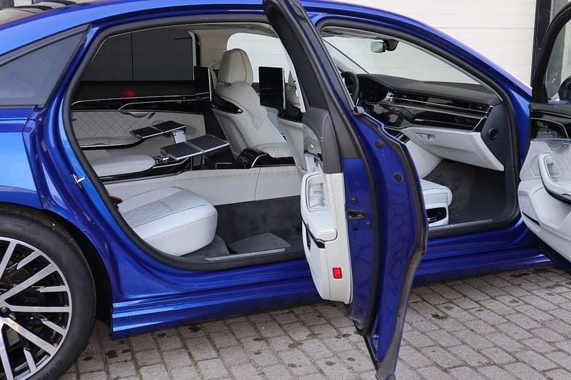 Blau Gebraucht 2023 Audi A8L Exclusive Limousine | 89.000 € (Etwas zu teuer) - Bild 1/4