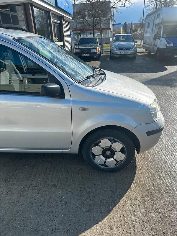 Gebraucht Fiat Panda 54 PS (39 kW) 2009 Silber Kleinwagen
