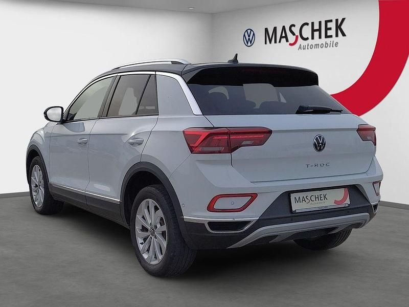 Gebraucht VW T-Roc Style 110 PS (80 kW) 2023 Pure white schwarz SUV