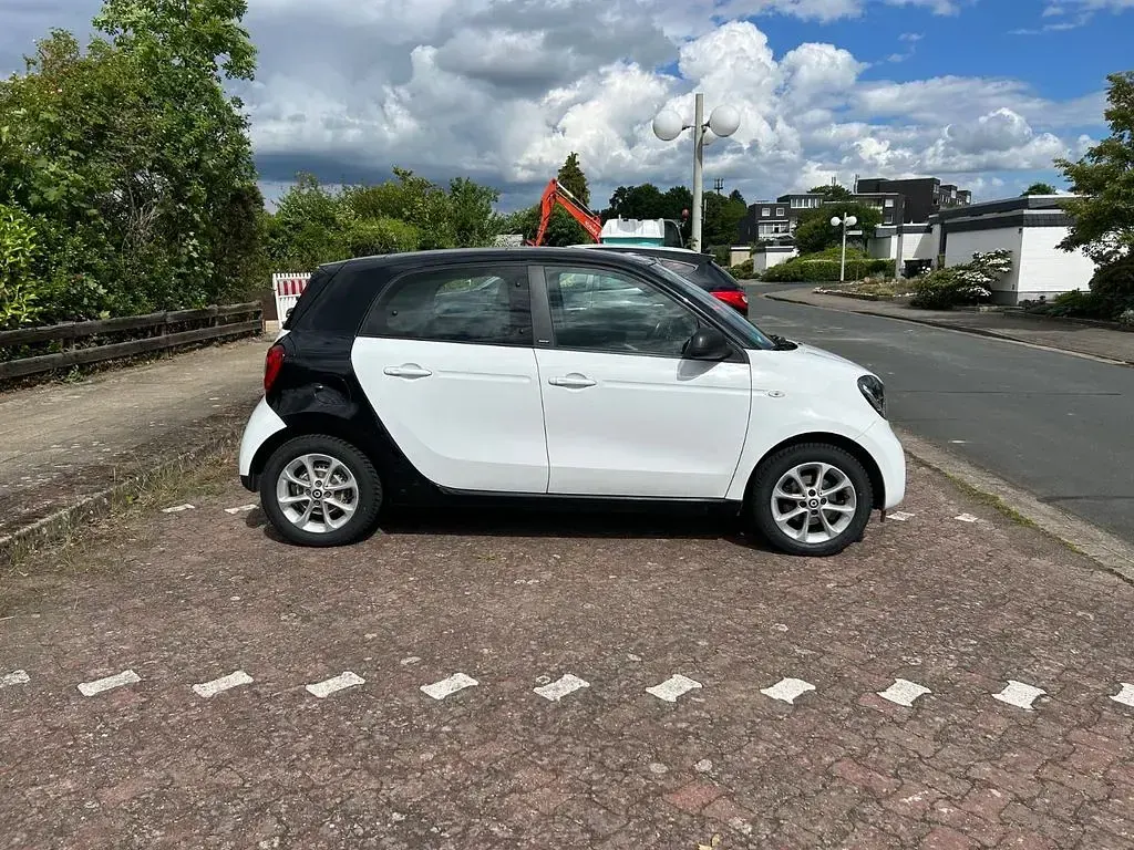 Gebraucht Smart ForFour Passion 90 PS (66 kW) 2017 Weiß Kleinwagen