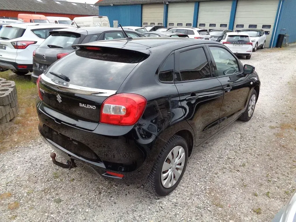 Gebraucht Suzuki Baleno 90 PS (66 kW) 2018 Schwarz Kleinwagen