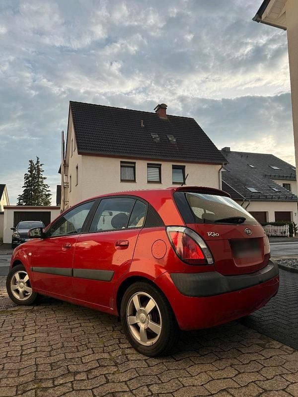 Gebraucht Kia Rio 115 PS (84 kW) 2007 Rot Kleinwagen