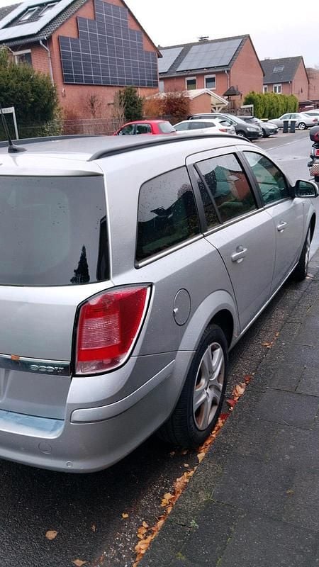 Gebraucht Opel Astra 125 PS (91 kW) 2010 Silber Kombi