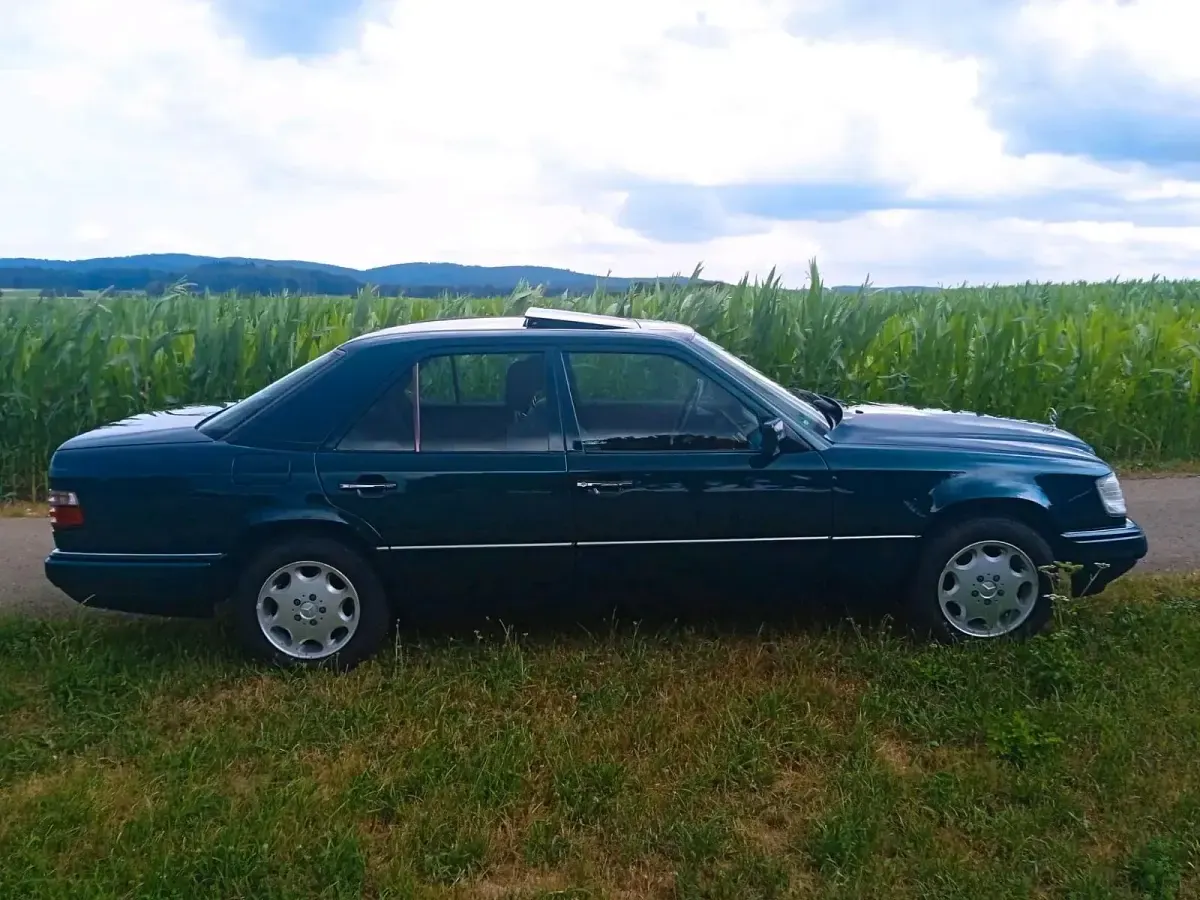 Second-hand Mercedes 200 1995 Verde Berlinǎ