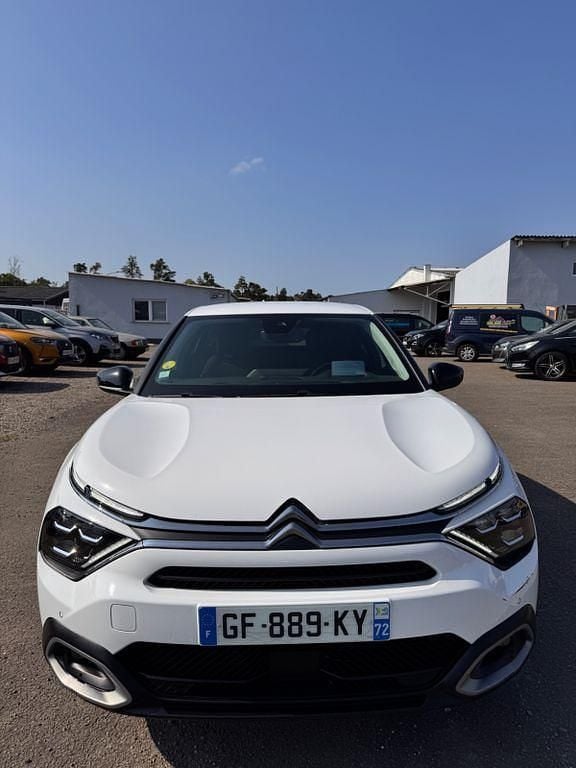 Weiß Gebraucht 2022 Citroën C4 Shine Limousine | 12.900 € - Bild 1/4