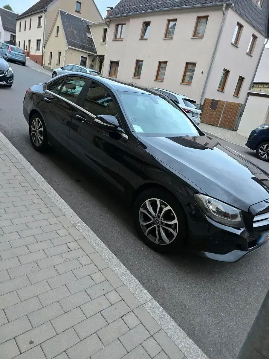 Gebraucht Mercedes C220 170 PS (125 kW) 2015 Schwarz Limousine