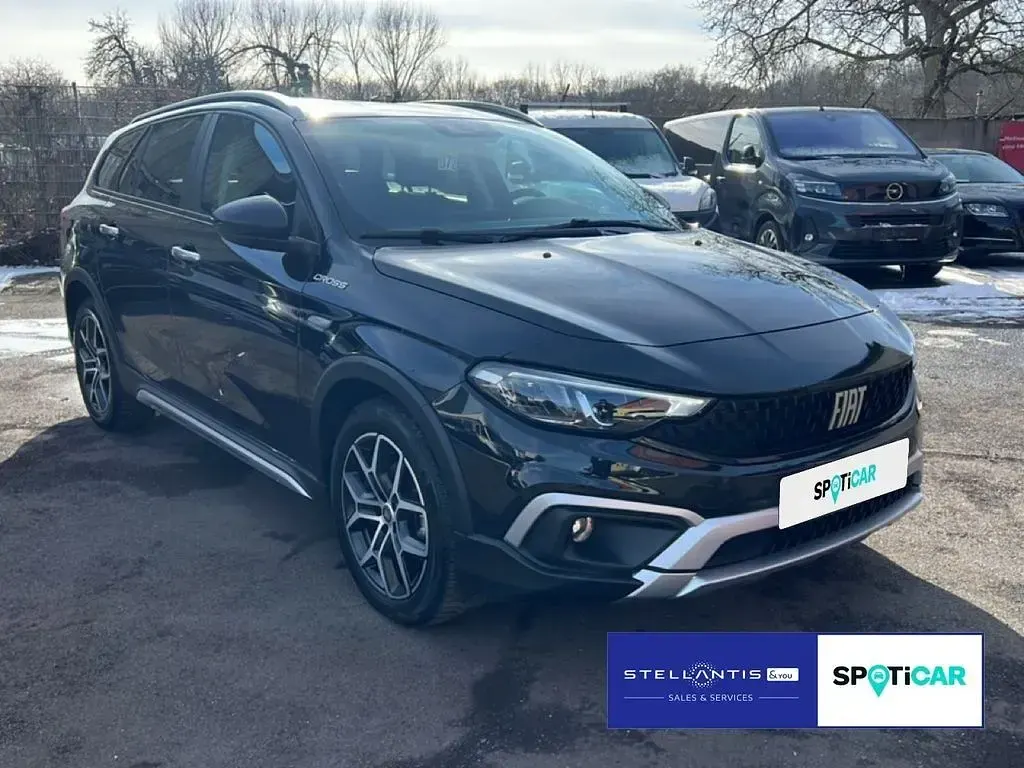 Gebraucht Fiat Tipo Cross 131 PS (96 kW) 2023 Schwarz Limousine
