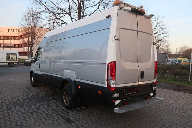 Gebraucht Iveco Daily 170 PS (125 kW) 2015 Silber Limousine