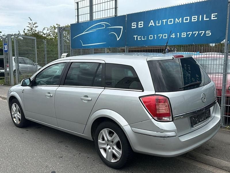 Gebraucht Opel Astra Selection 90 PS (66 kW) 2010 Silber Kombi