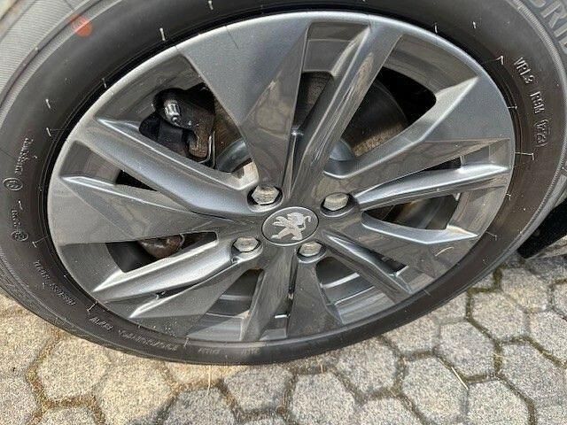 Gebraucht Peugeot e-208 Active 100 kW (136 PS) 2021 Lackierung schwarz perla nera/typ aussen (metallic) Kleinwagen