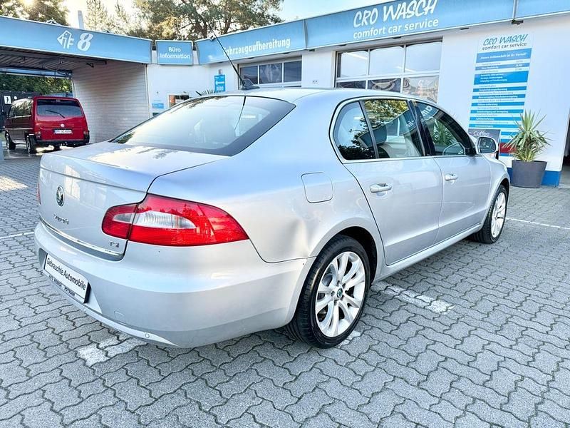 Gebraucht Skoda Superb Ambition 160 PS (117 kW) 2008 Silber Limousine