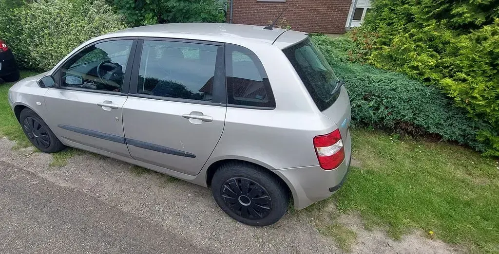 Gebraucht Fiat Stilo Dynamic 133 PS (97 kW) 2002 Silber Limousine