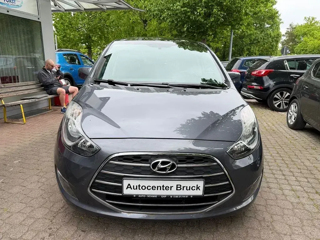 Gebraucht Hyundai ix20 YES! 125 PS (91 kW) 2017 Grau Kleinwagen