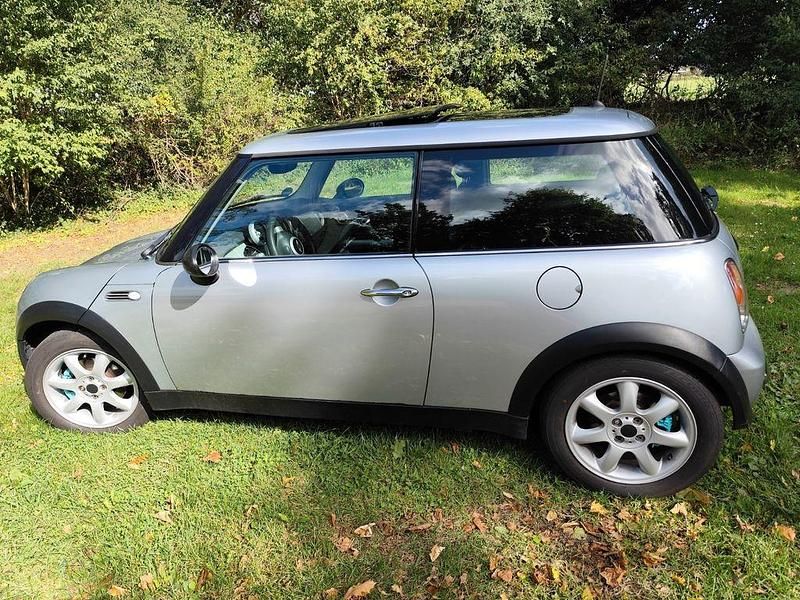 Silber Gebraucht 2004 Mini ONE Kleinwagen | 3.550 € (Etwas zu teuer) - Bild 1/4