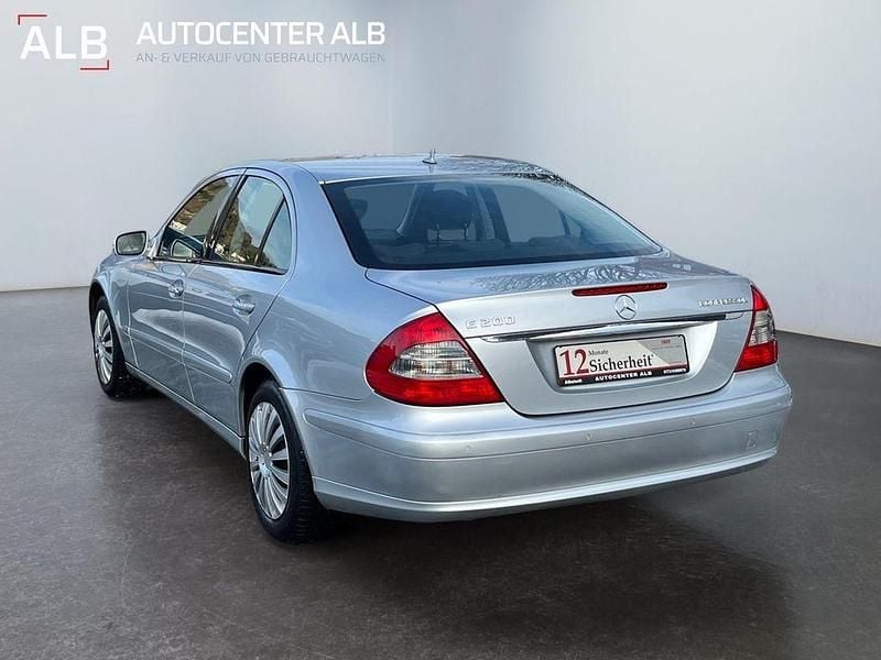 Gebraucht Mercedes E200 184 PS (135 kW) 2007 Silber Limousine