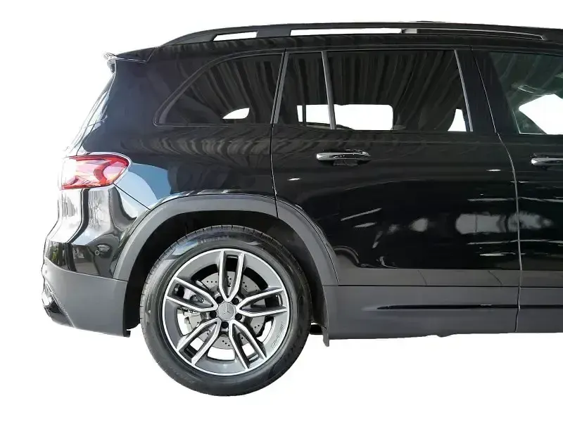 Gebraucht Mercedes GLB35 AMG 306 PS (225 kW) 2024 Schwarz SUV