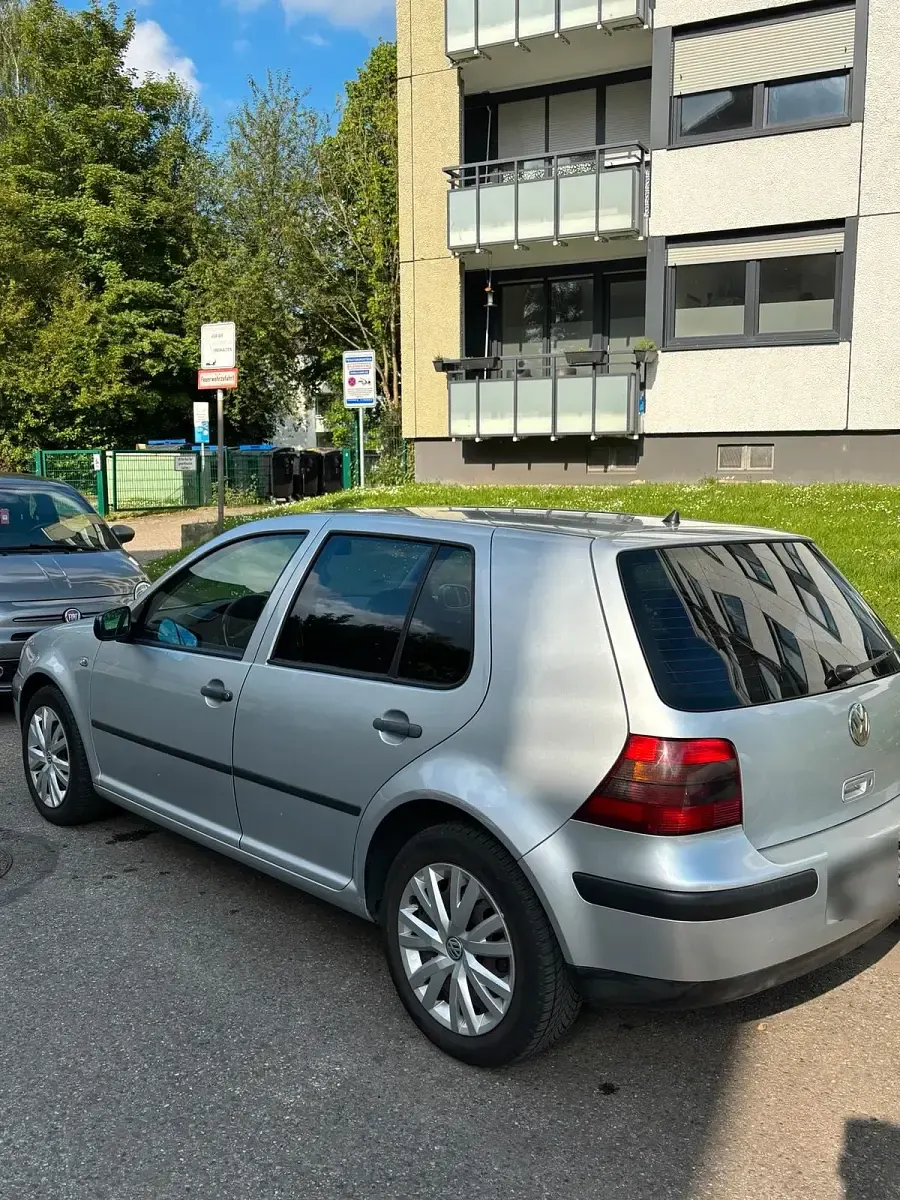 Second-hand VW Golf IV 100 CP (73 kW) 1998 Andere farben Hatchback