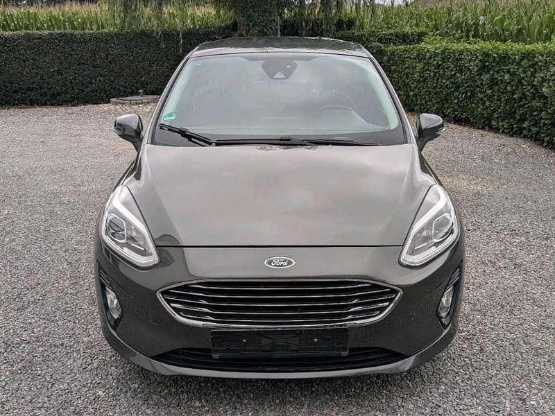 Grau Gebraucht 2018 Ford Fiesta Kleinwagen | 8.000 € (Fairer Preis) - Bild 1/4