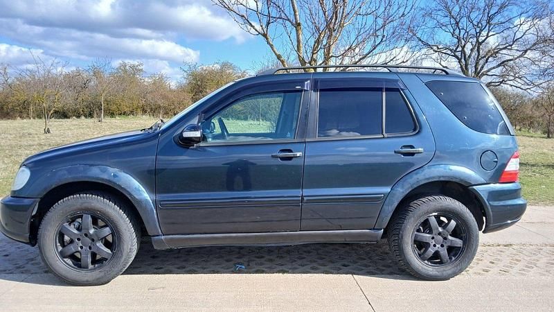 Gebraucht Mercedes ML500 292 PS (214 kW) 2002 Schwarz SUV
