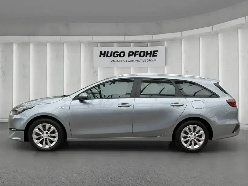 Usado Kia Ceed Vision 101 CV (74 kW) 2023 Plateado Utilitario