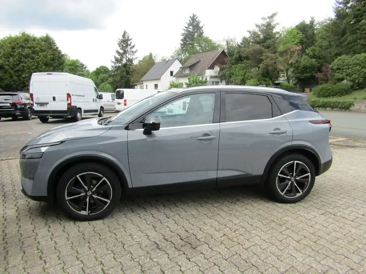 Gebraucht Nissan Qashqai Tekna+ 158 PS (116 kW) 2022 Ceramic grey p/black m SUV