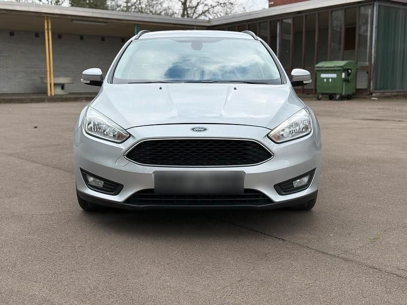 Gebraucht Ford Focus Business Edition 125 PS (91 kW) 2014 Silber Kombi