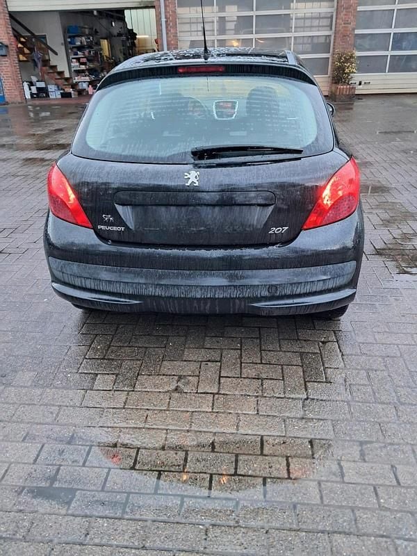 Gebraucht Peugeot 207 95 PS (69 kW) 2009 Schwarz Kleinwagen