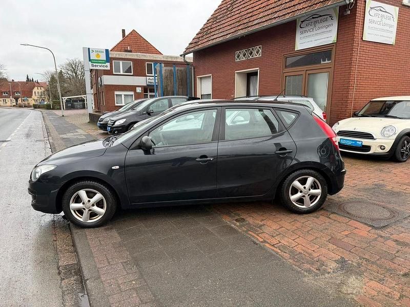 Gebraucht Hyundai i30 Edition+ 109 PS (80 kW) 2009 Schwarz Limousine