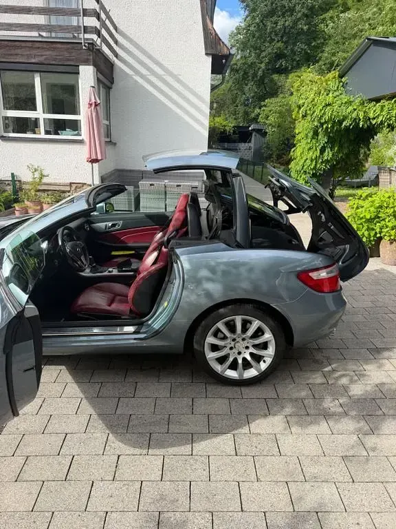 Gebraucht Mercedes SLK350 306 PS (225 kW) 2011 Blau Cabrio