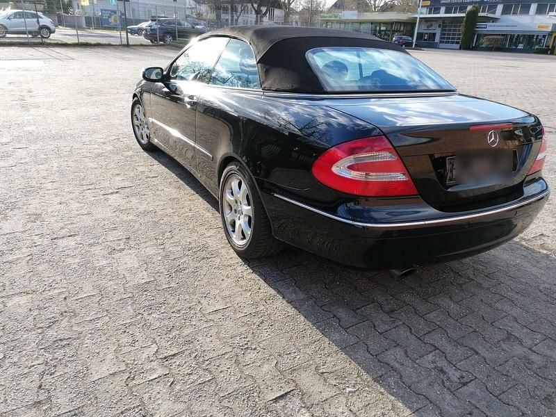 Gebraucht Mercedes CLK320 218 PS (160 kW) 2003 Schwarz Cabrio