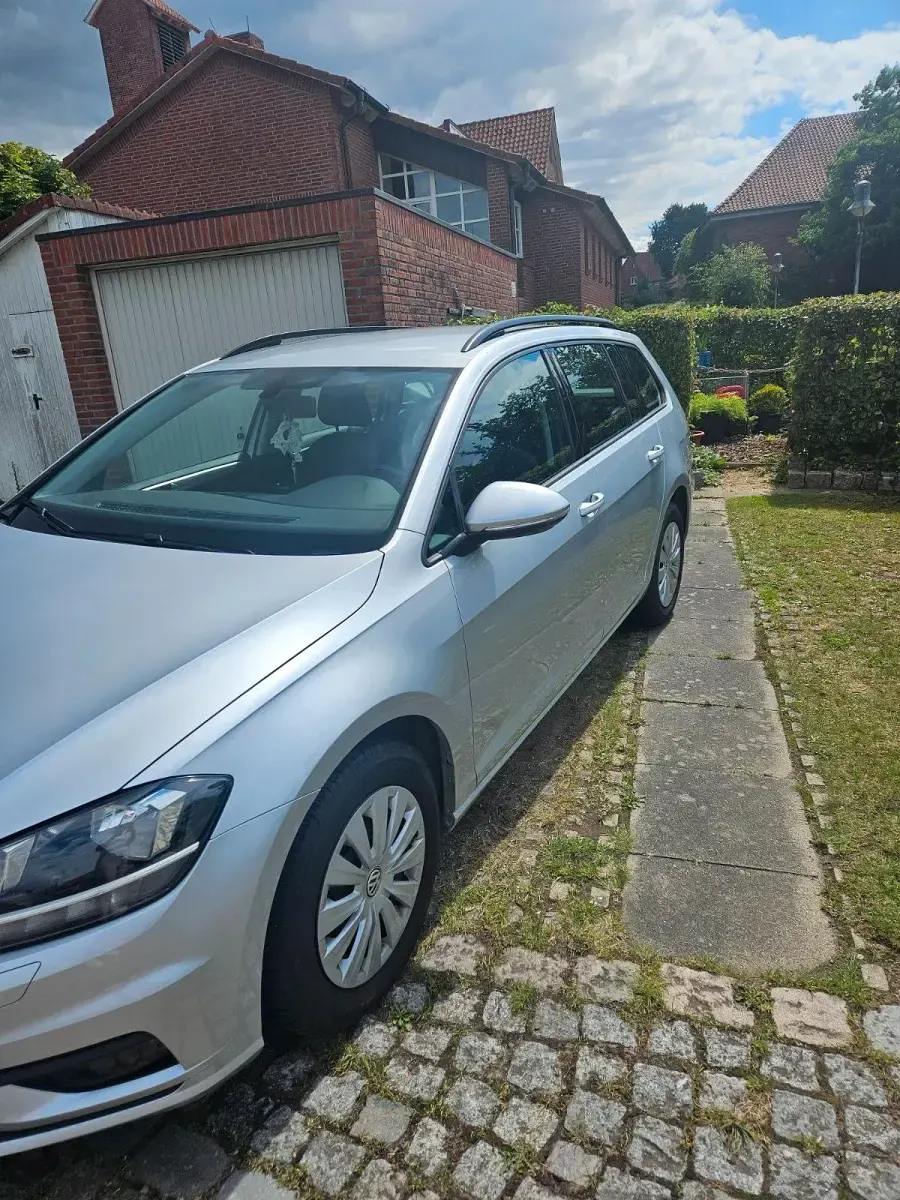 Gebraucht VW Golf VII Comfortline 116 PS (85 kW) 2019 Silber Kombi